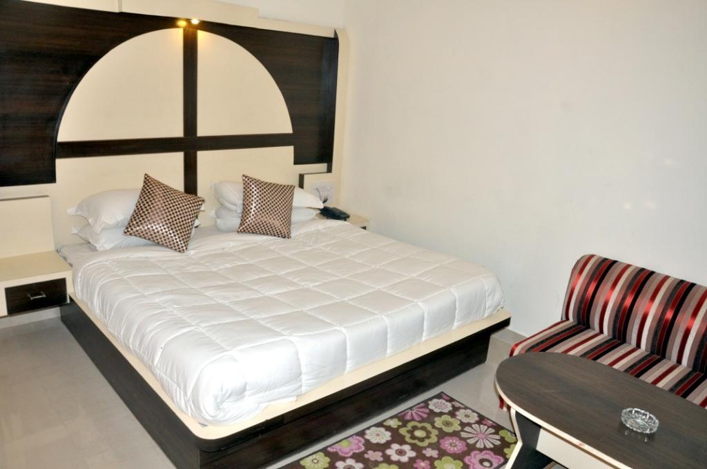 Hotel Mount View Katra  Oda fotoğraf